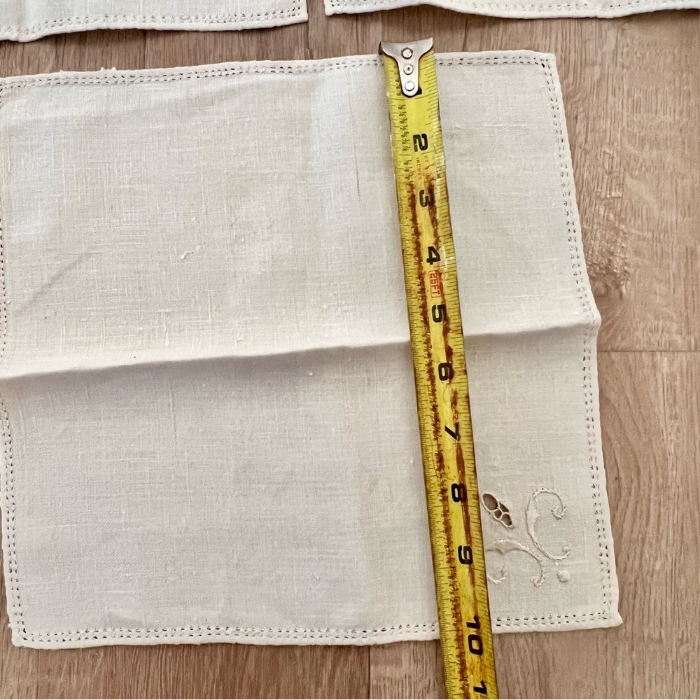 Vintage 10” Square Ivory Crocheted Linen Table Cloth Napkins Set Of 3 - Picture 5 of 6